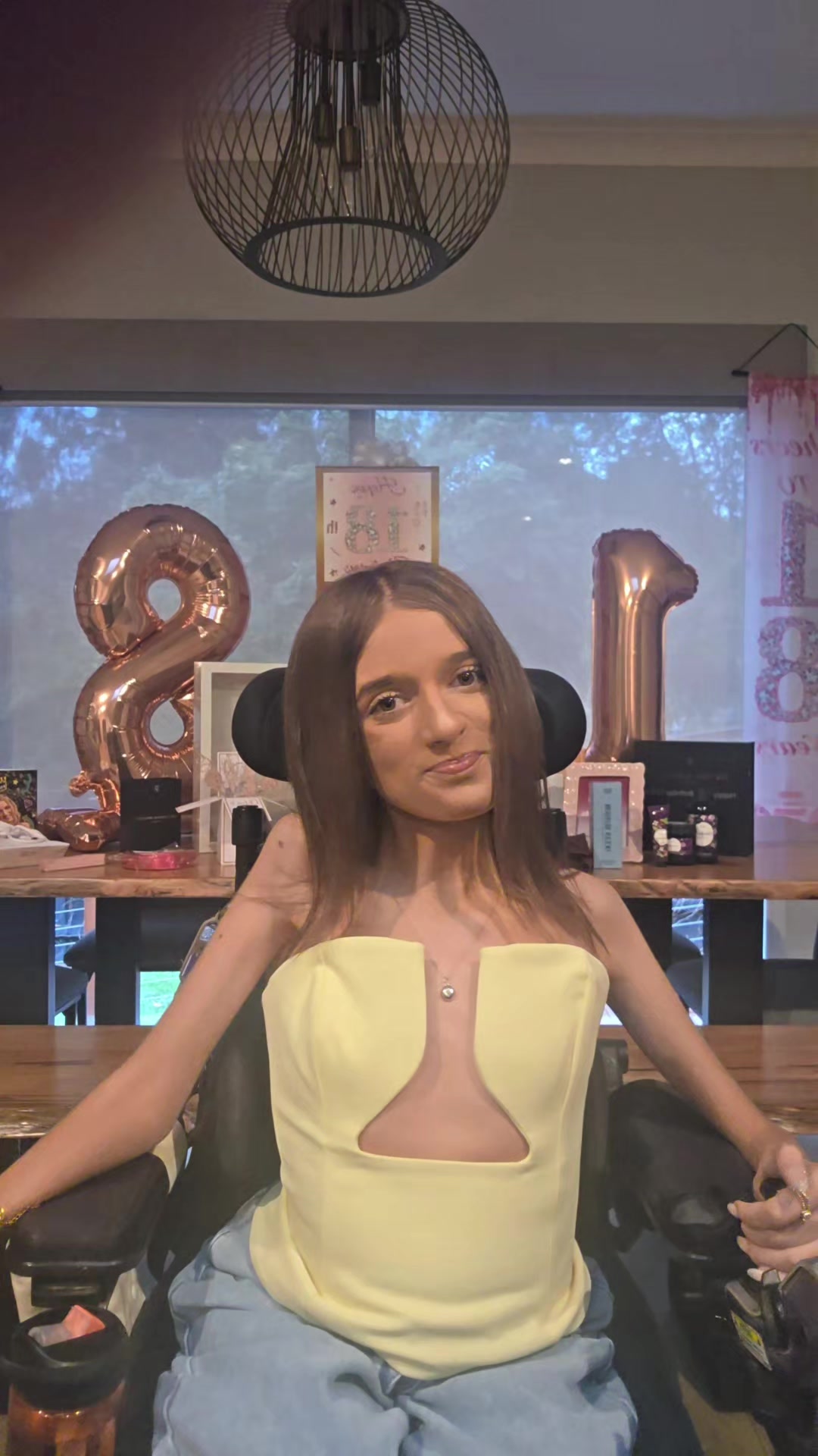 @Chloe