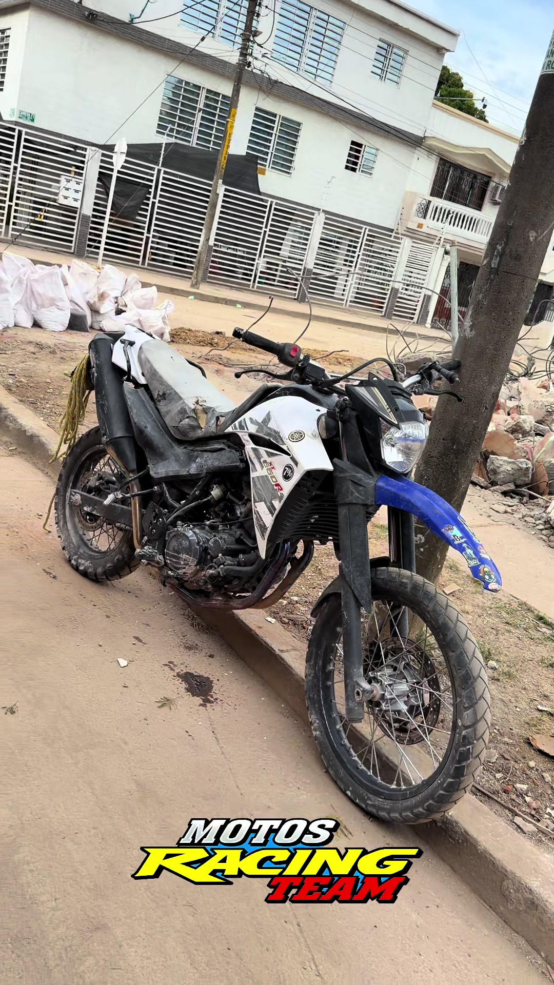 @Motos racing team