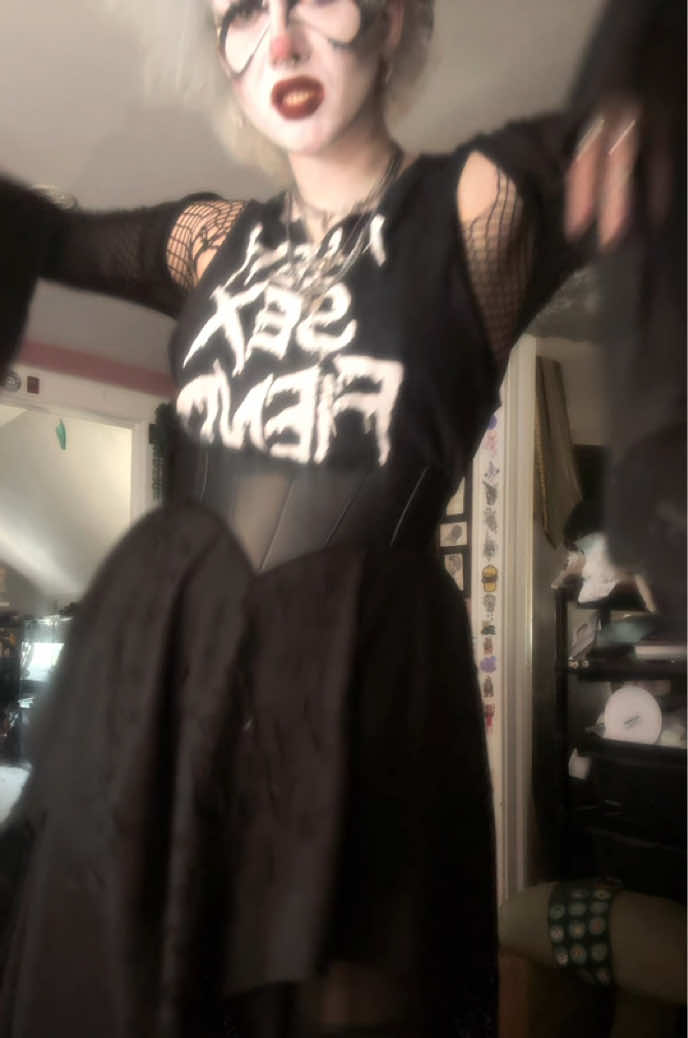 @dollygoth666