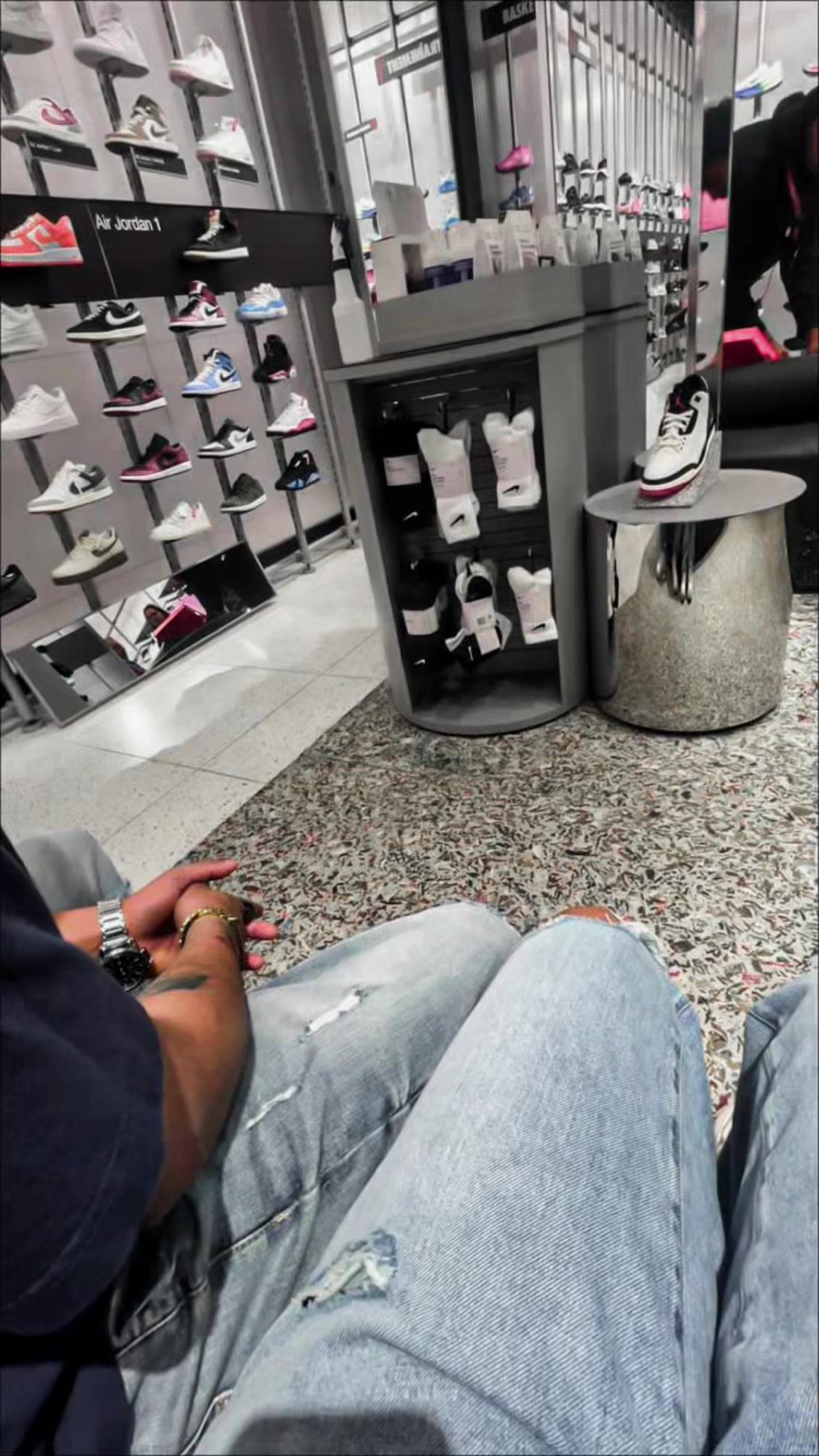 @Ꮢǐ᥉ɦᴧꫛŧᏂ˚ ༘🍓