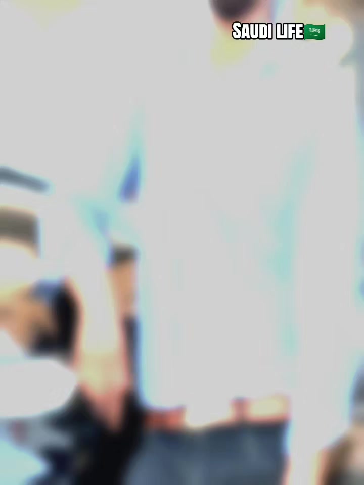 @𝐀𝐬𝐡𝐢𝐬𝐡 𝐤𝐮𝐦𝐚𝐫