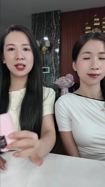 @Chị La em Zo