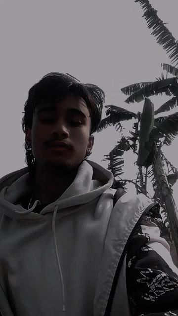 @K&agrave;bi Bh&agrave;i 👁️🍁👁️