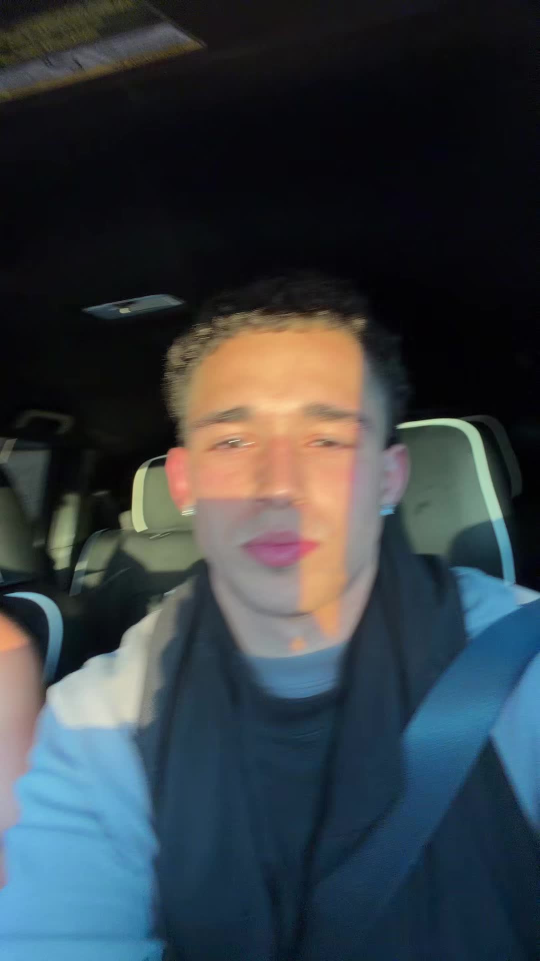 @️