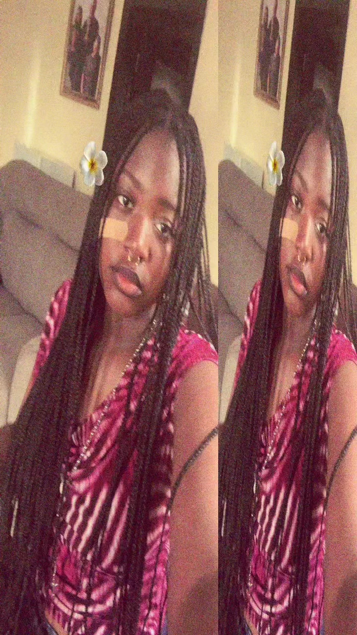 @𝔂𝓿𝓸𝓷𝓷𝓮💘