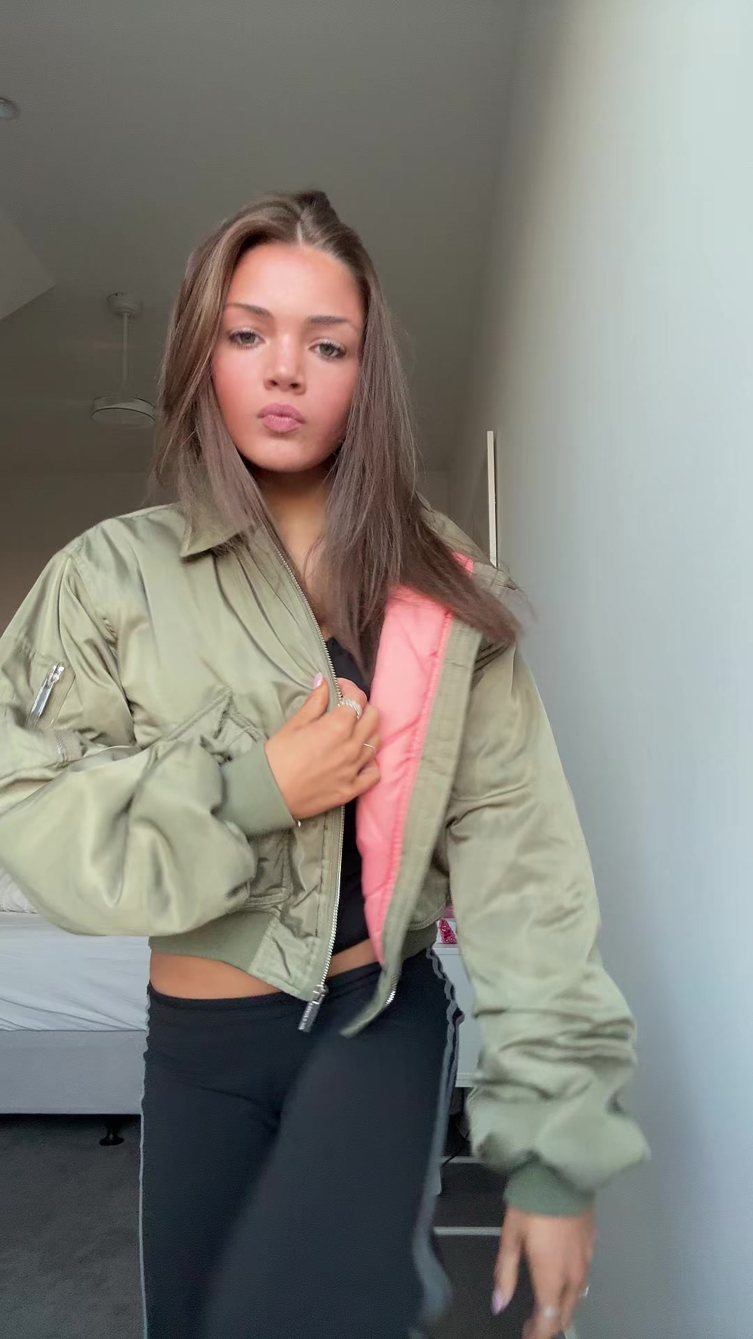 @🧟&zwj;♀️