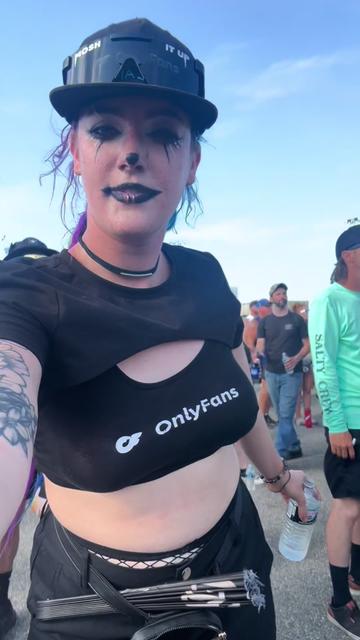 @Dare Ray 🖤🤘🏻