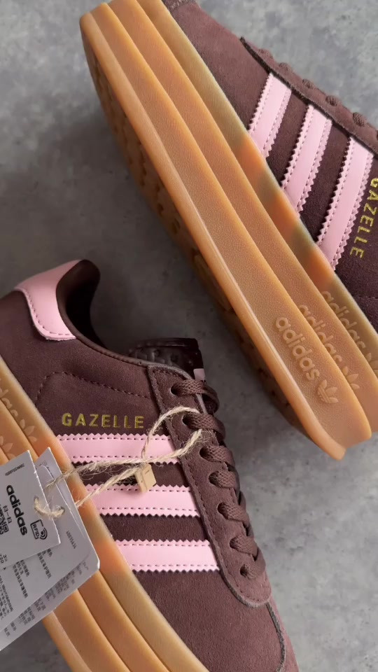 @Monarchy Sneakers