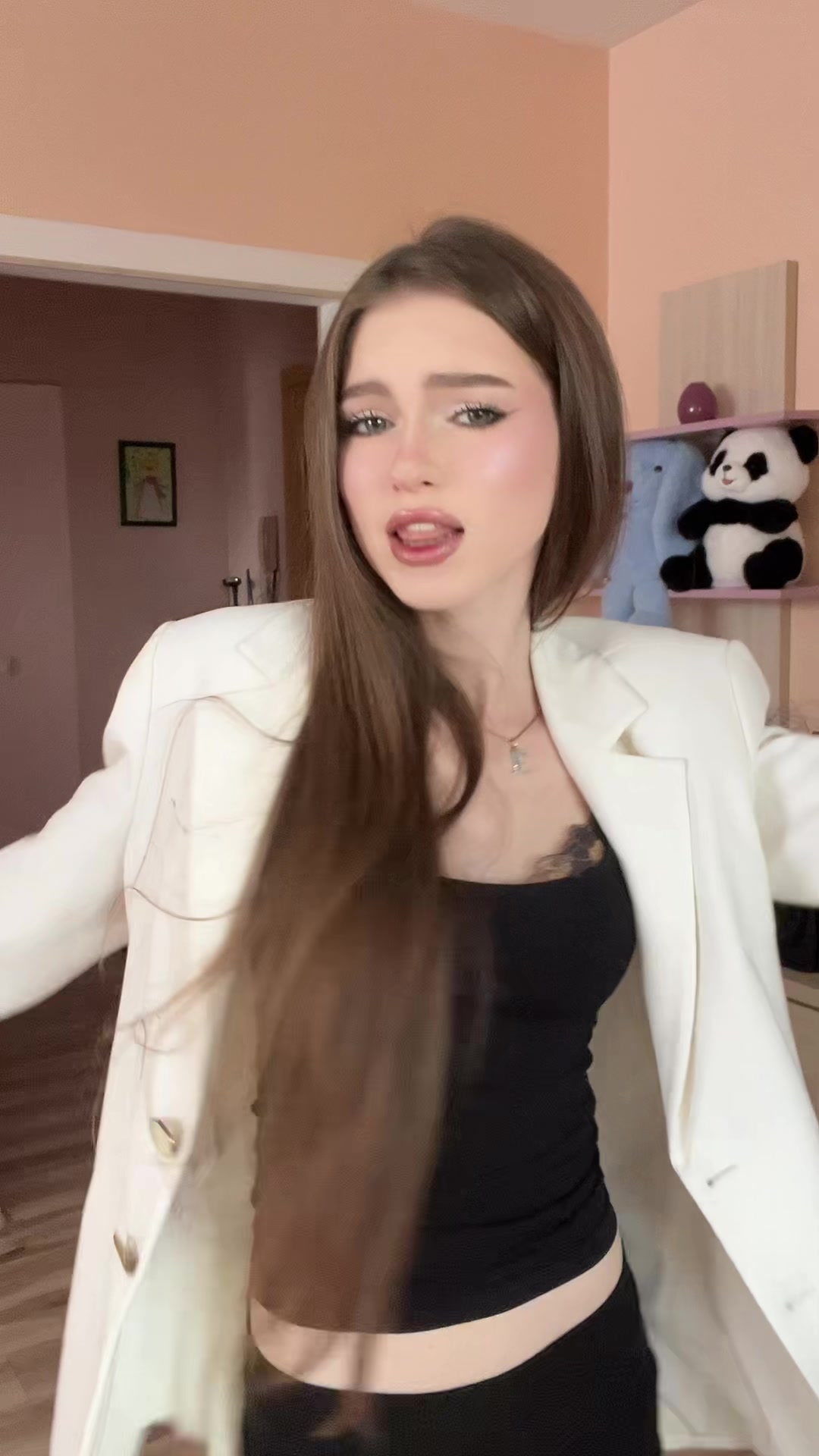 @꧁𝔸𝕃𝕀𝕊𝔸꧂
