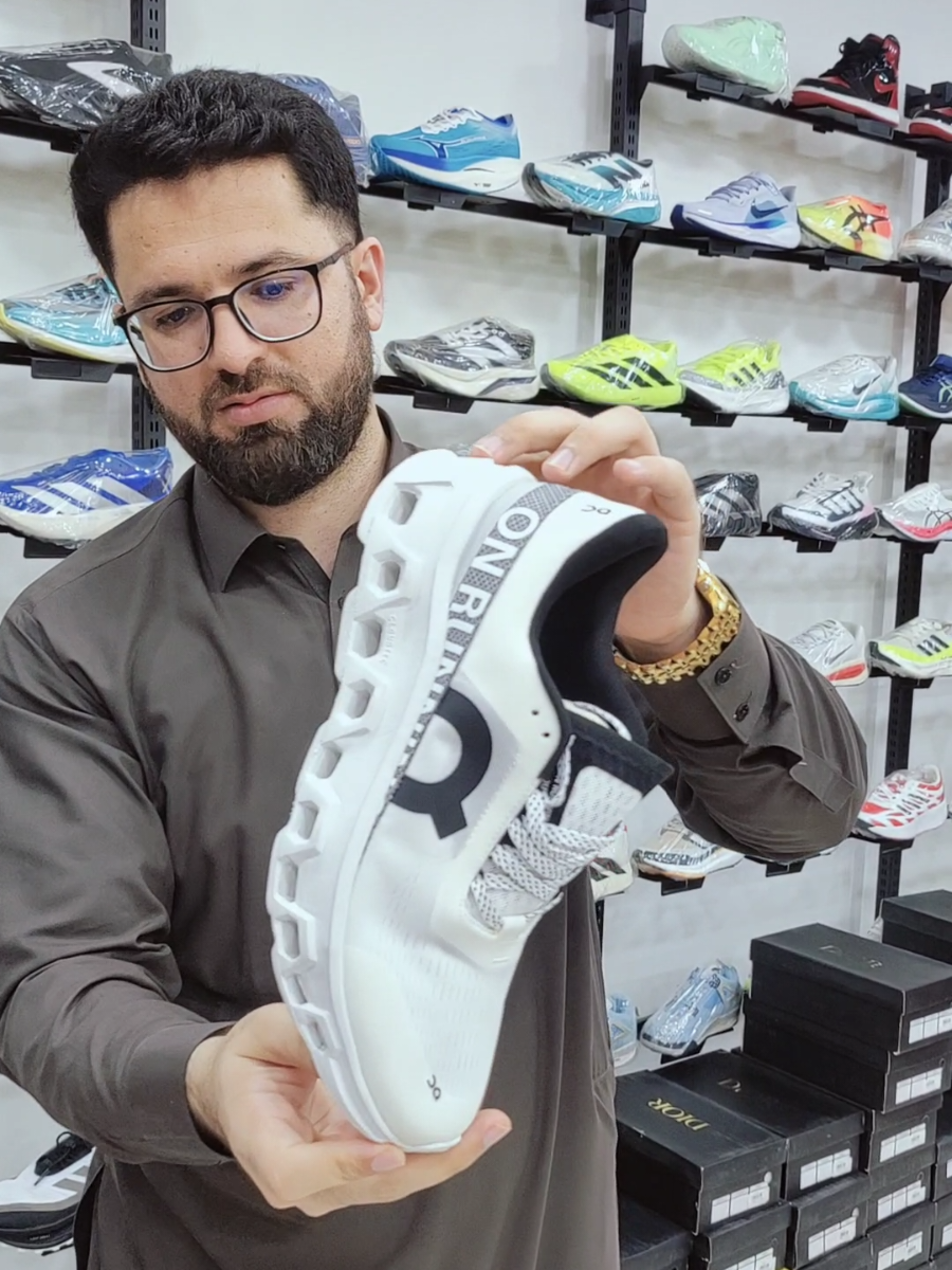 @The Sneaker Toe