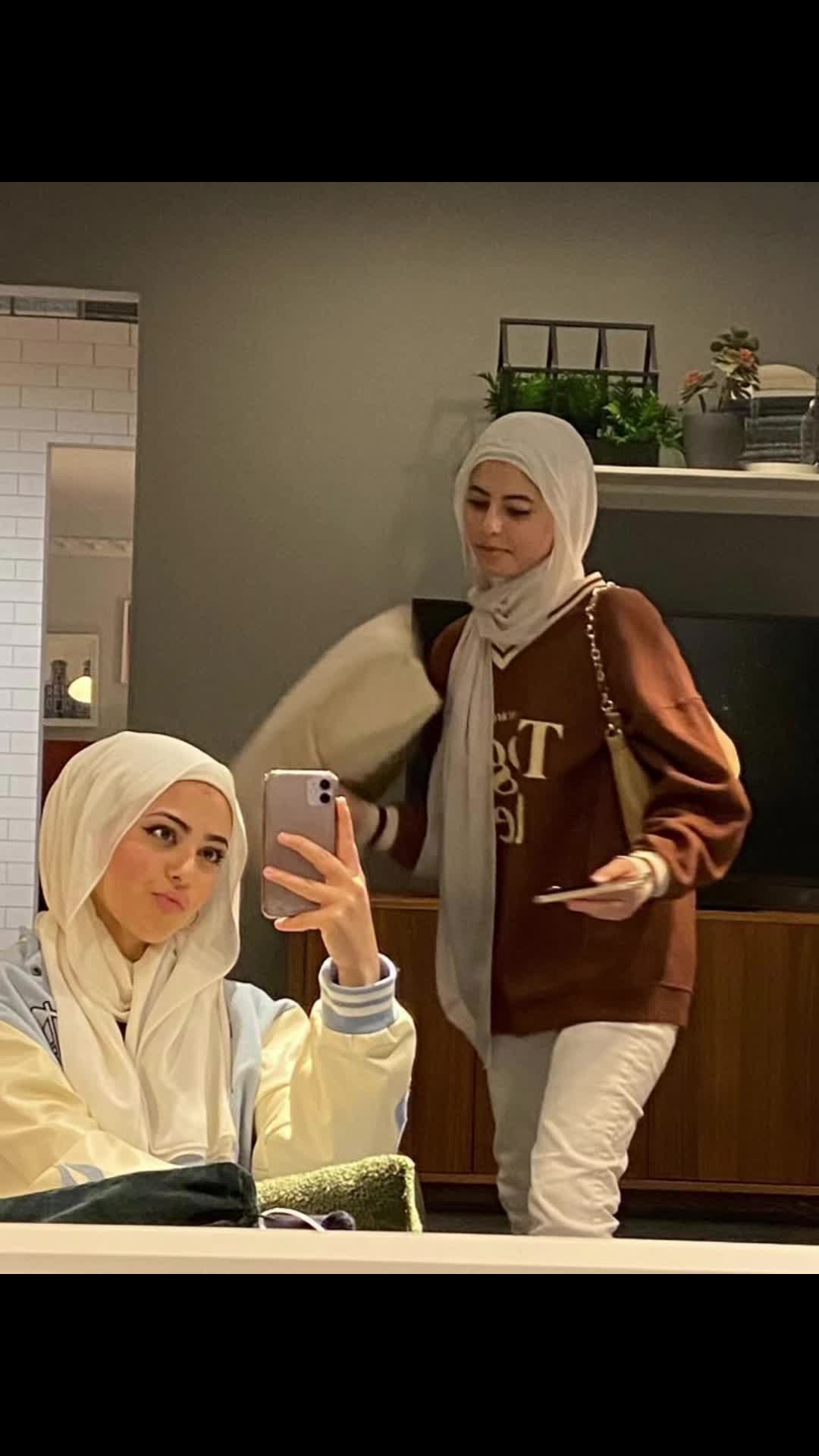 @Queen dubai ๐