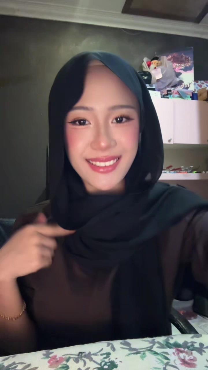 @isyanell