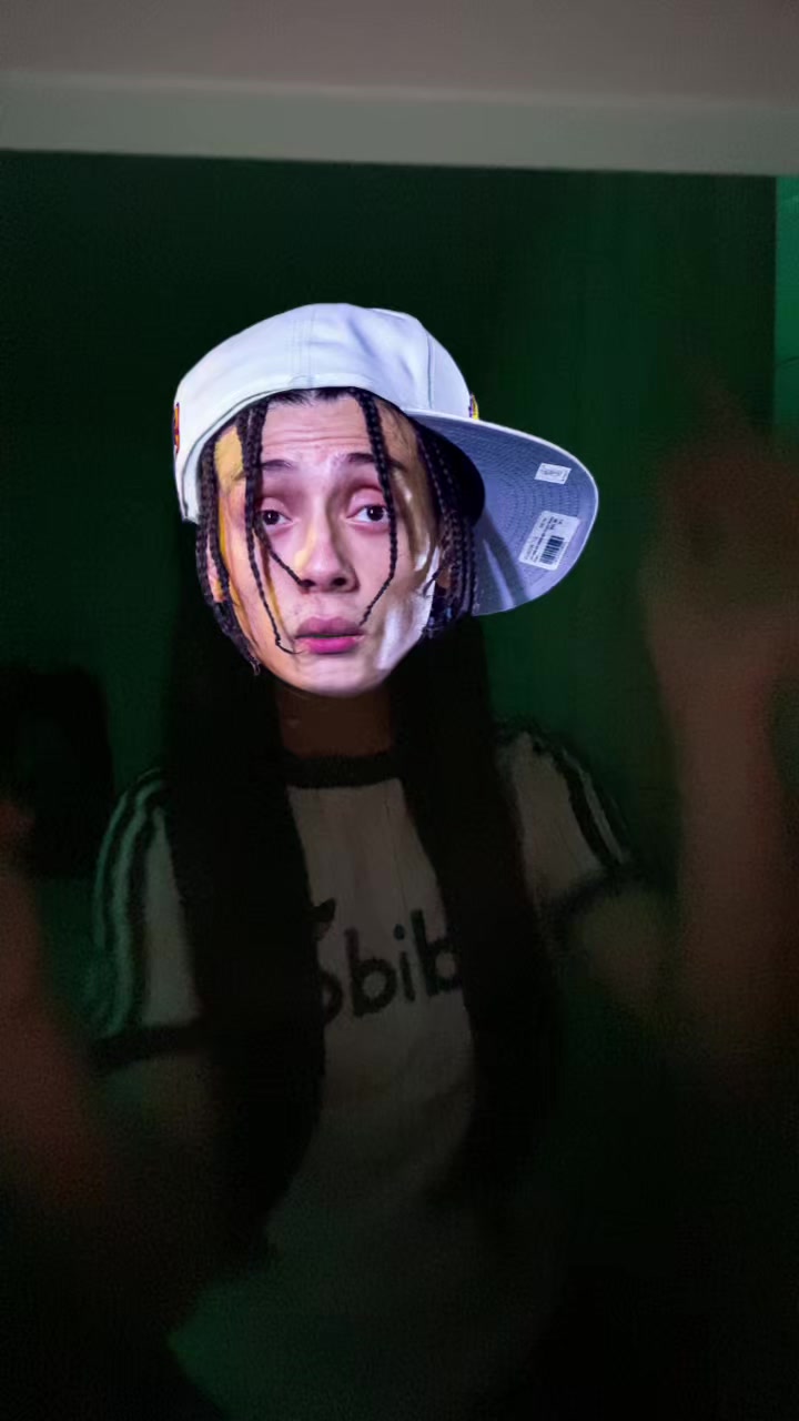 @MOMO