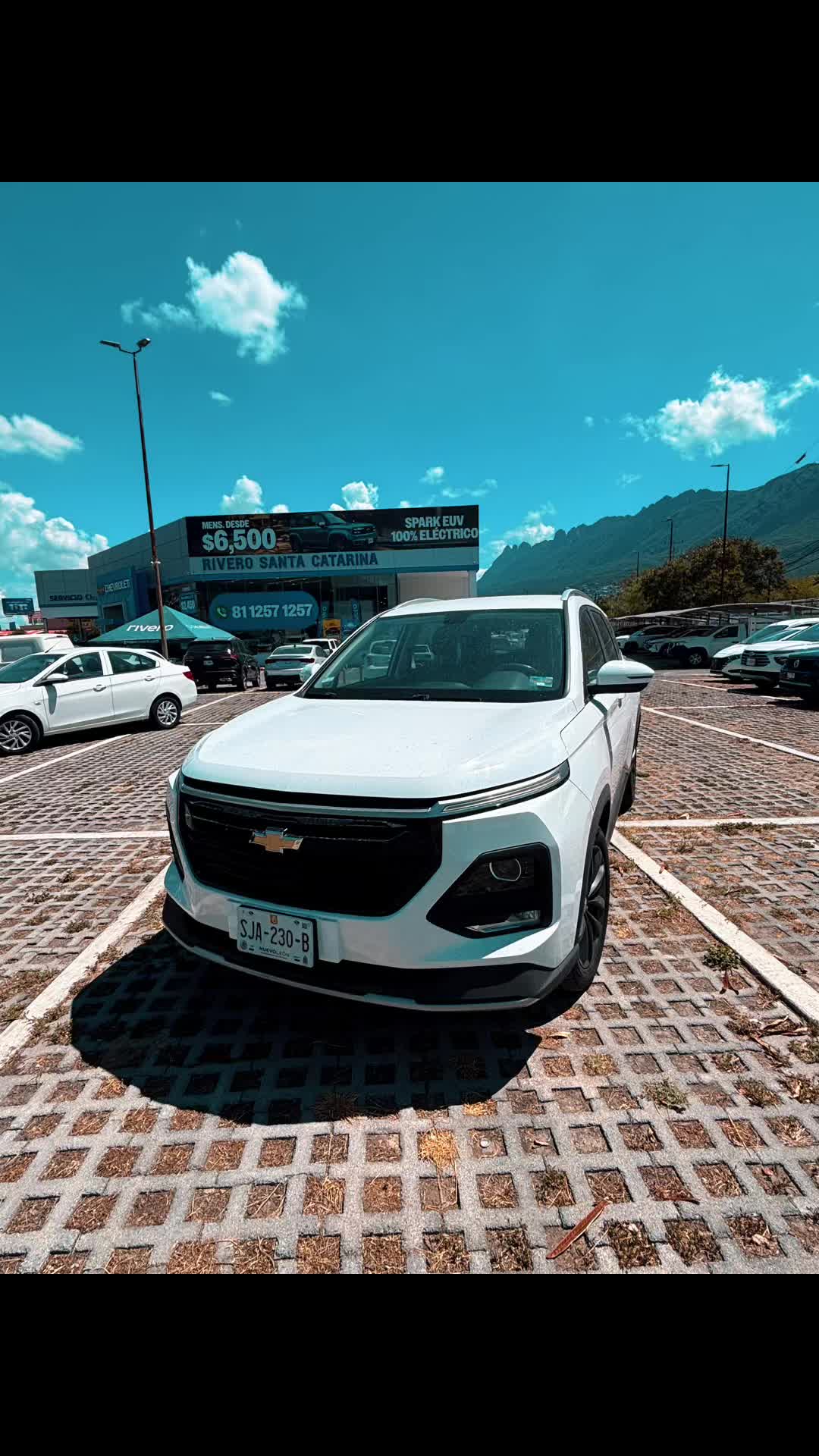 @CINTHIPÉREZ CHEVROLET STA SEMI