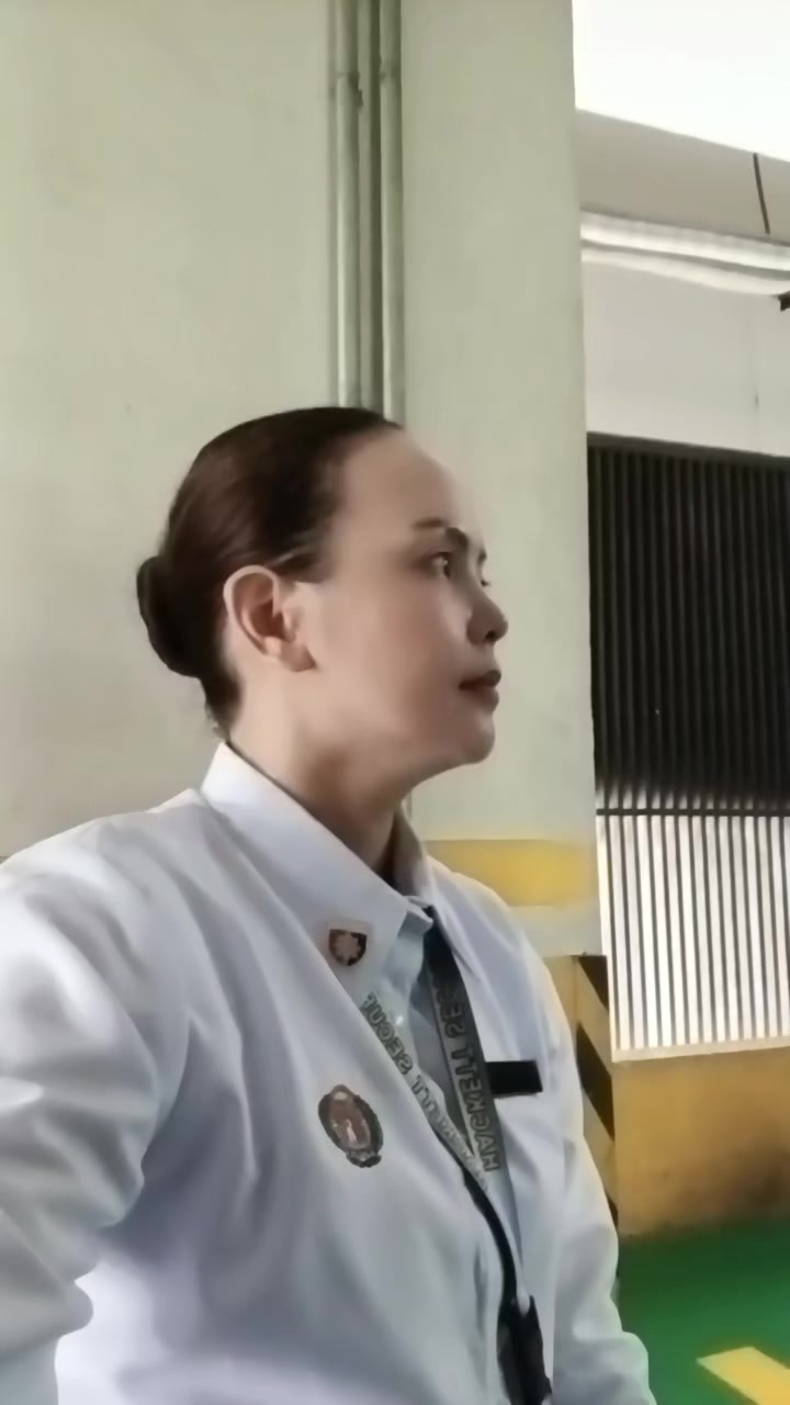 @#strongladyguard👩✈️👱♀️