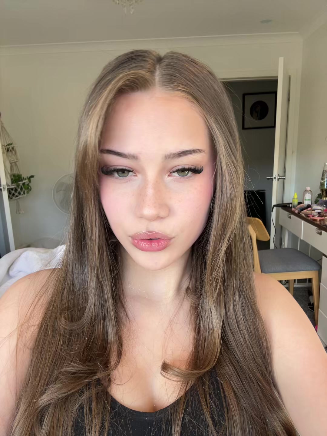 @𝒜𝓊𝓃𝓉𝒾𝑒 𝒜𝓂𝒷𝑒𝓇🌻