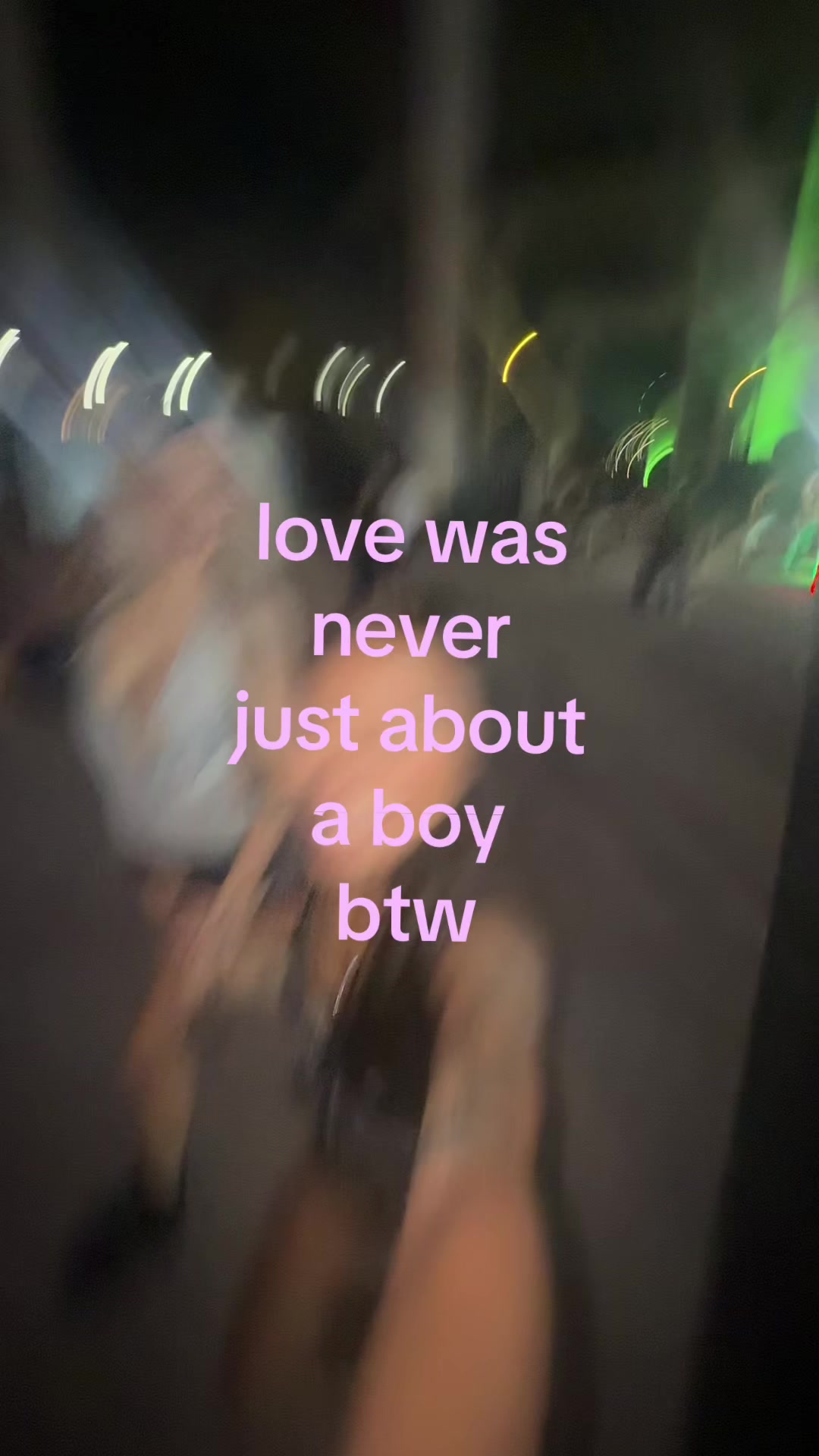 @adriennelouis