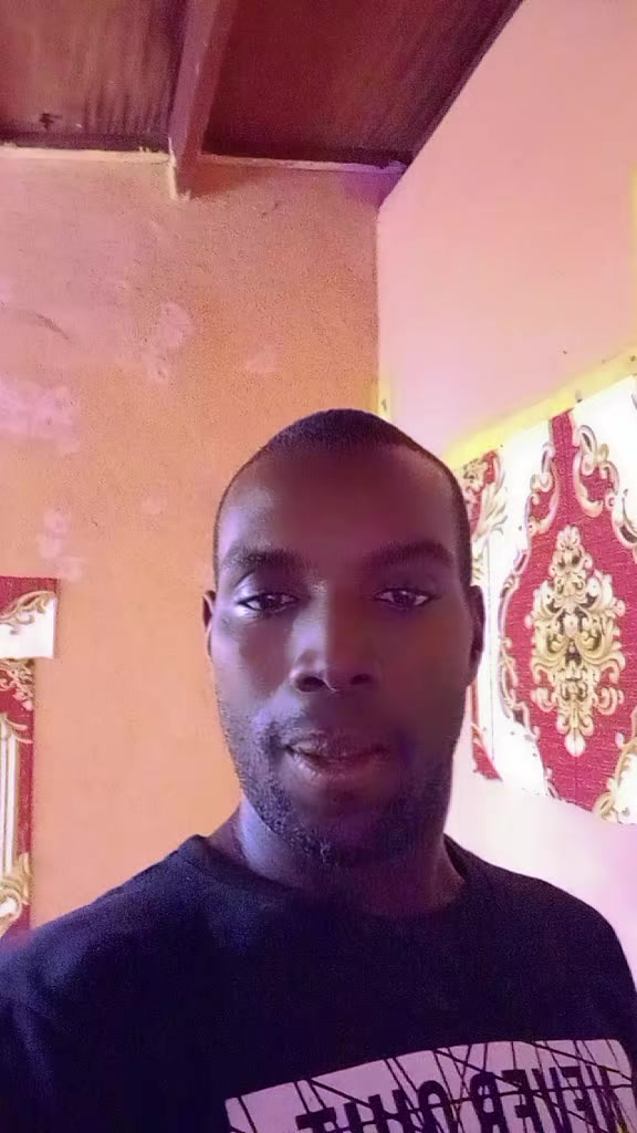 @Derval Maroon✊️