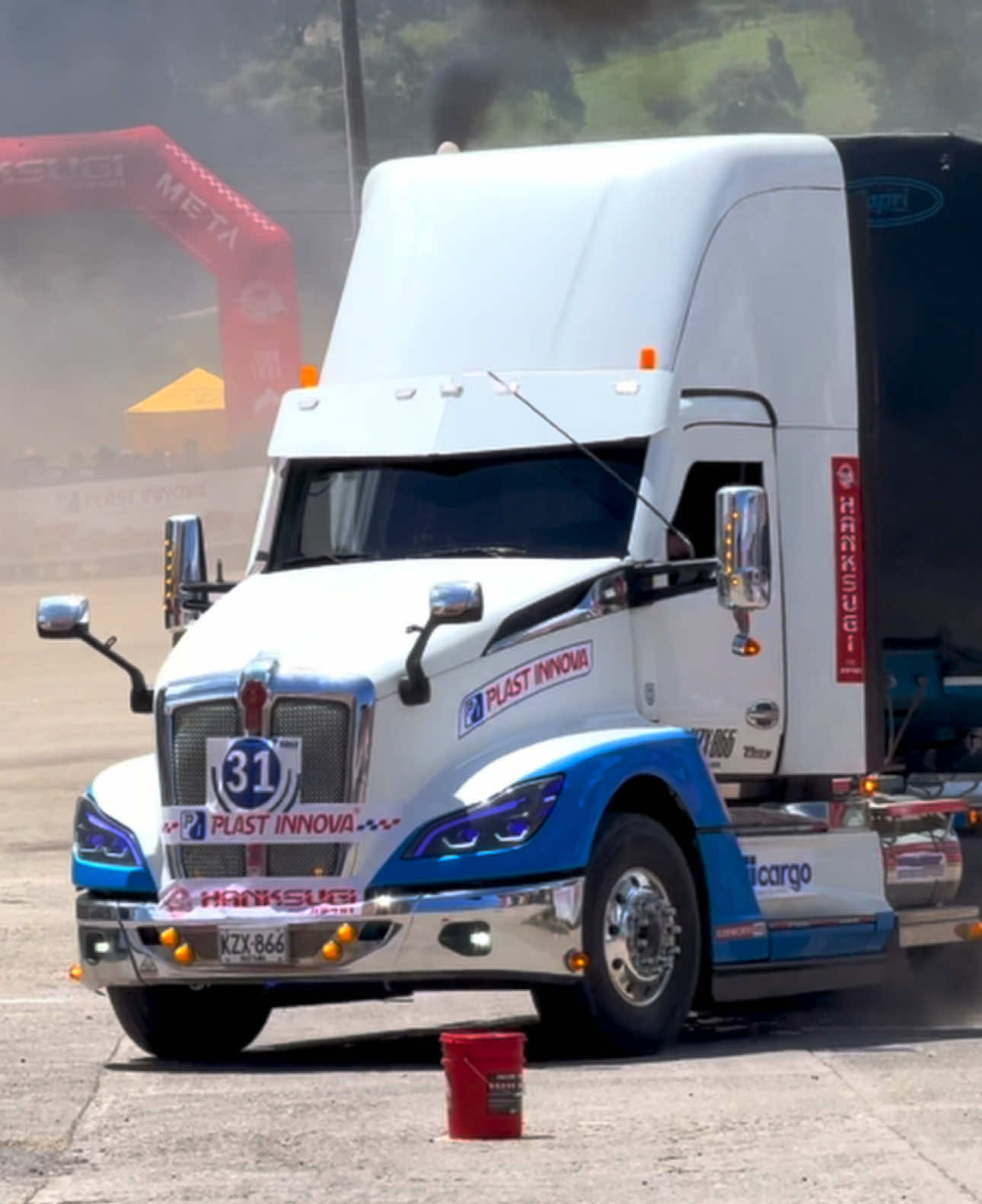 @Trucks Racing