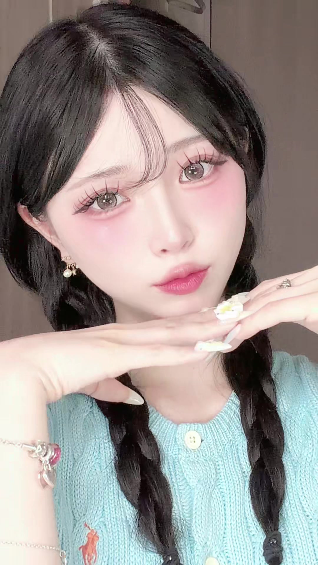 @るい
