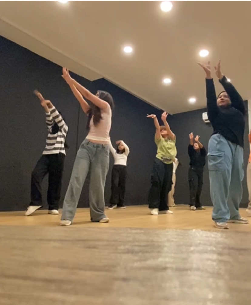 @vay_dance