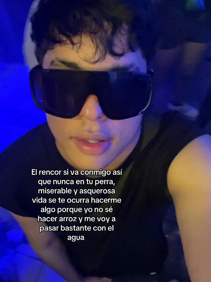 @Nueve