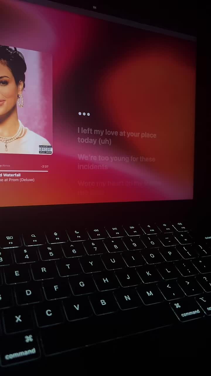 @[🎧]