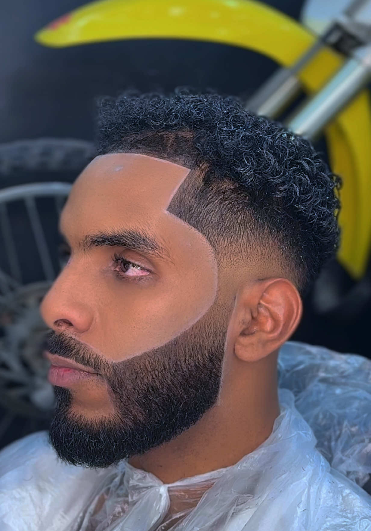@KINGCUTZ CELEBRITY BARBER ๐ธ๐ฆ