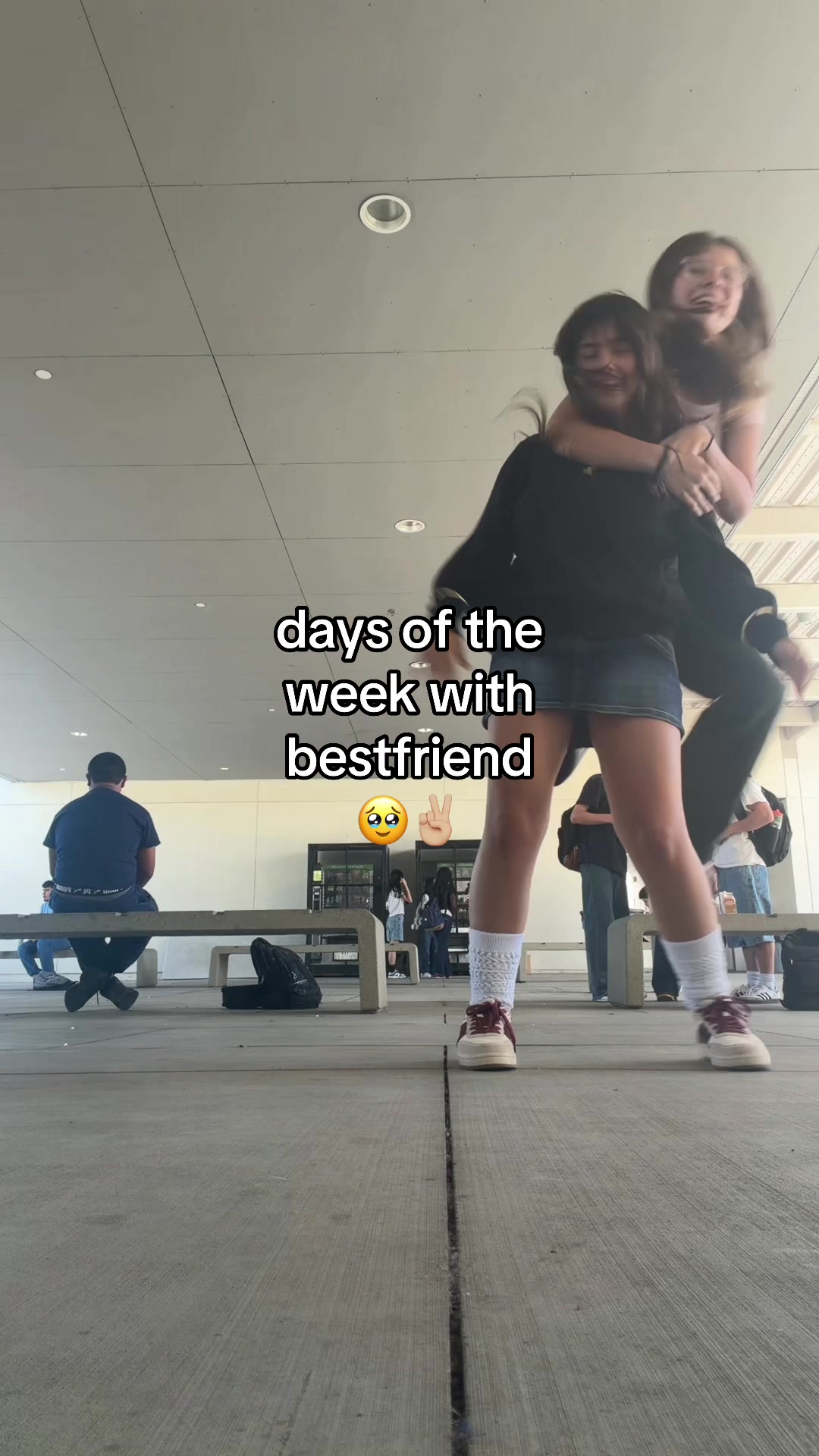 @⁎ˑ𖦹. 𝖽𝖾𝗇 .٠✶