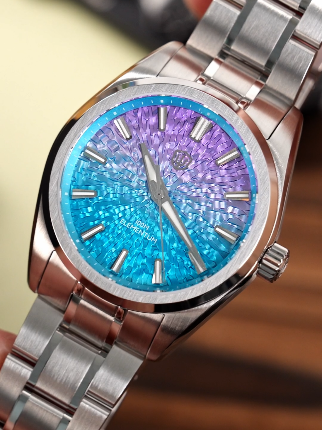 @watchdives