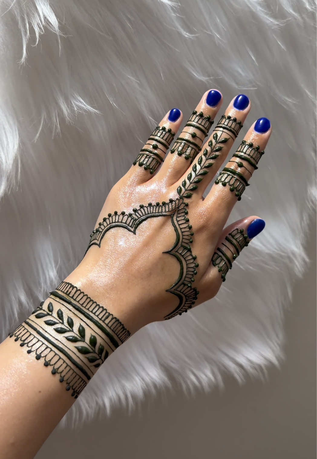 @charmsofmehandi
