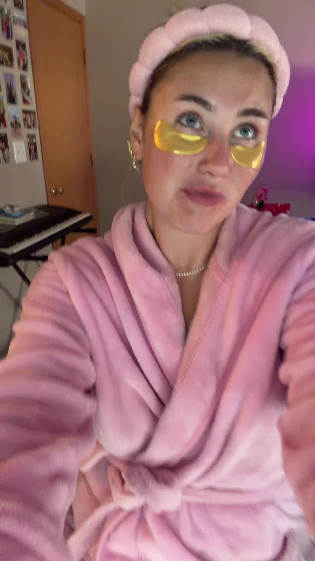 @lailasummers_
