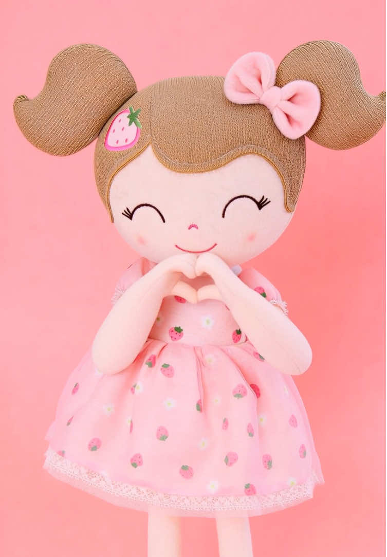 @gloveleya_strawberry_doll