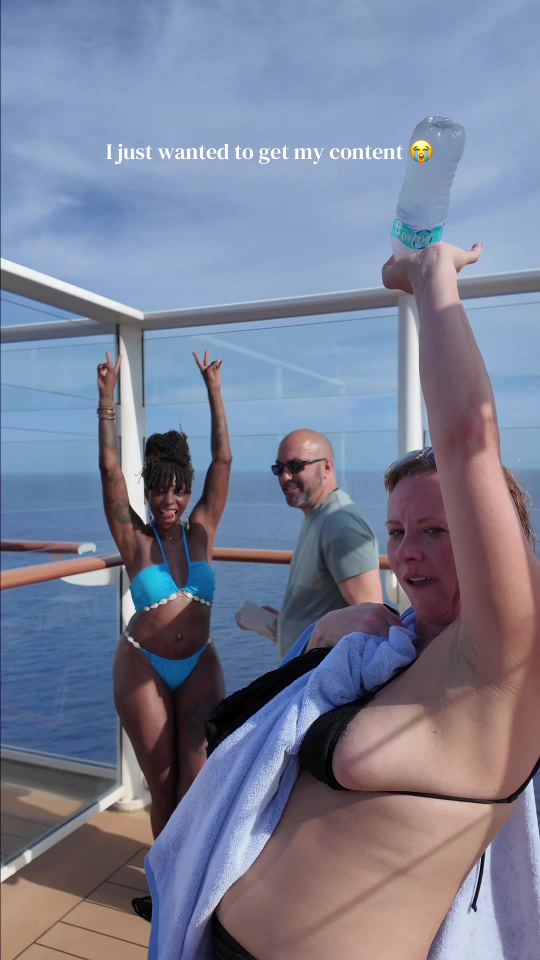 @Monique | World Traveler