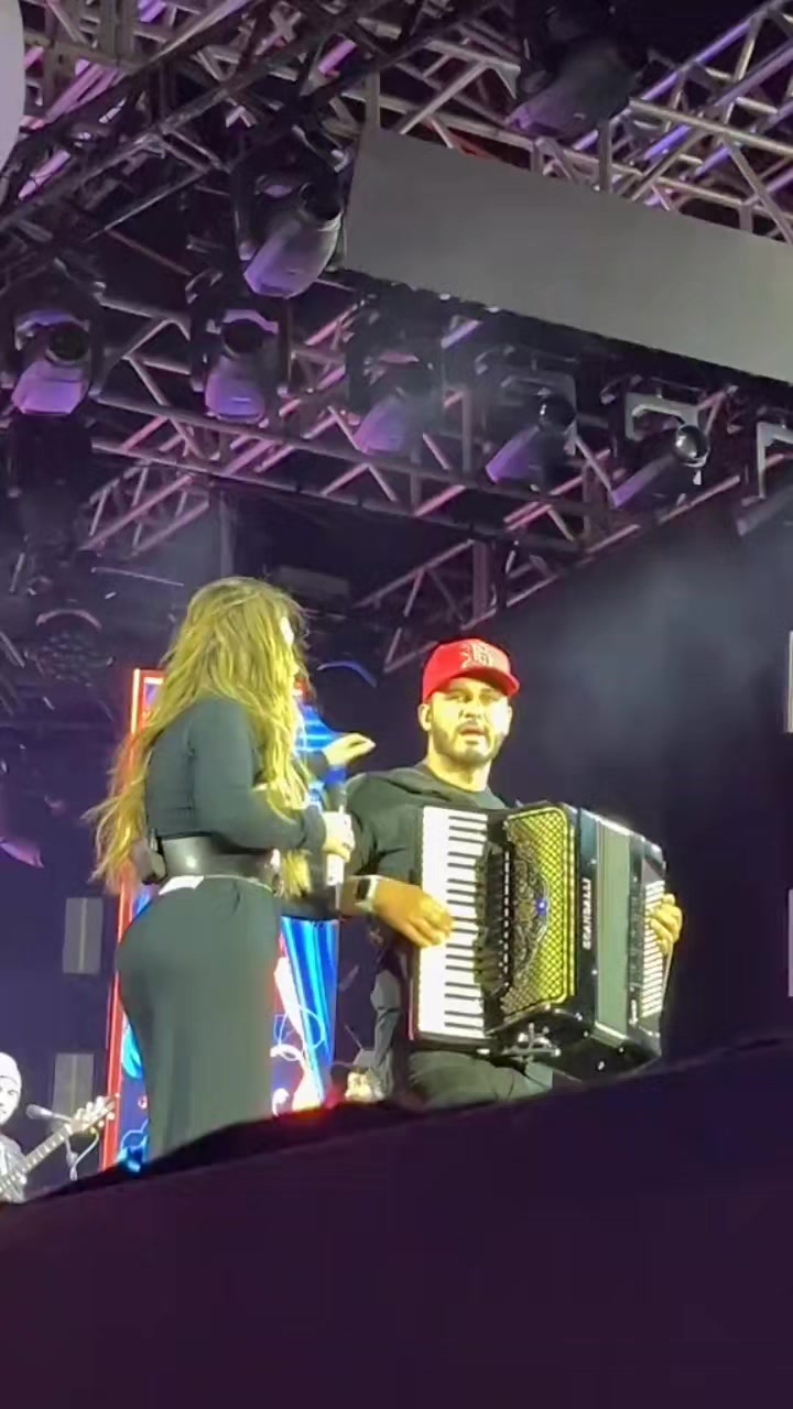 @simonefâs