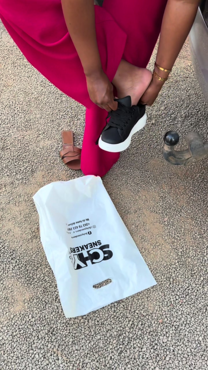 @Schysneakers