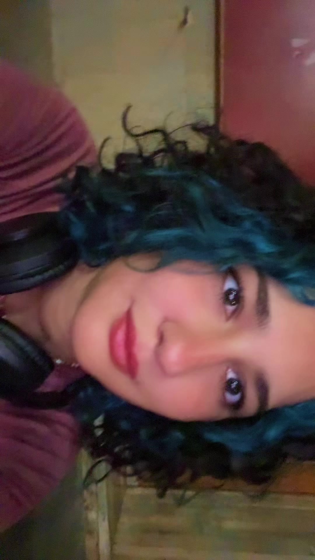 @^~^