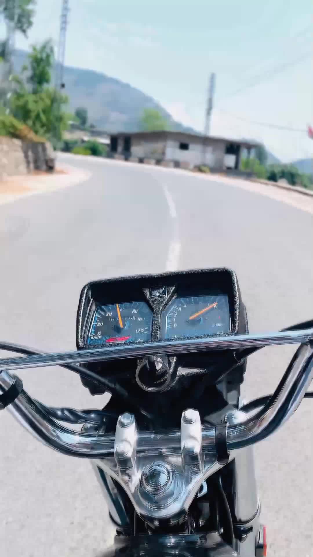 @مانی  قریشی 🌸