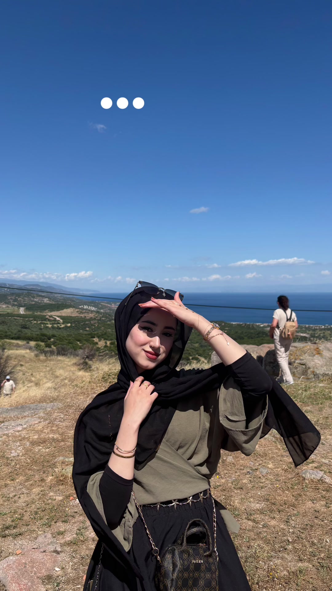 @e.svgnn