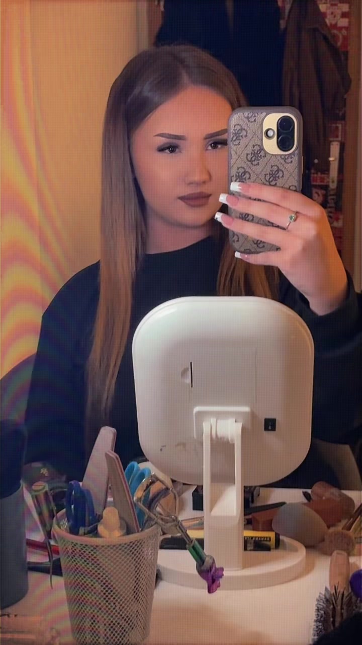 @𝐿𝒱