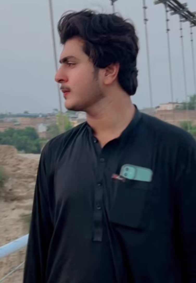 @👻MR_~<>UZAIR👻