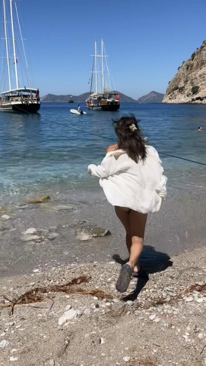 @Ayşenur