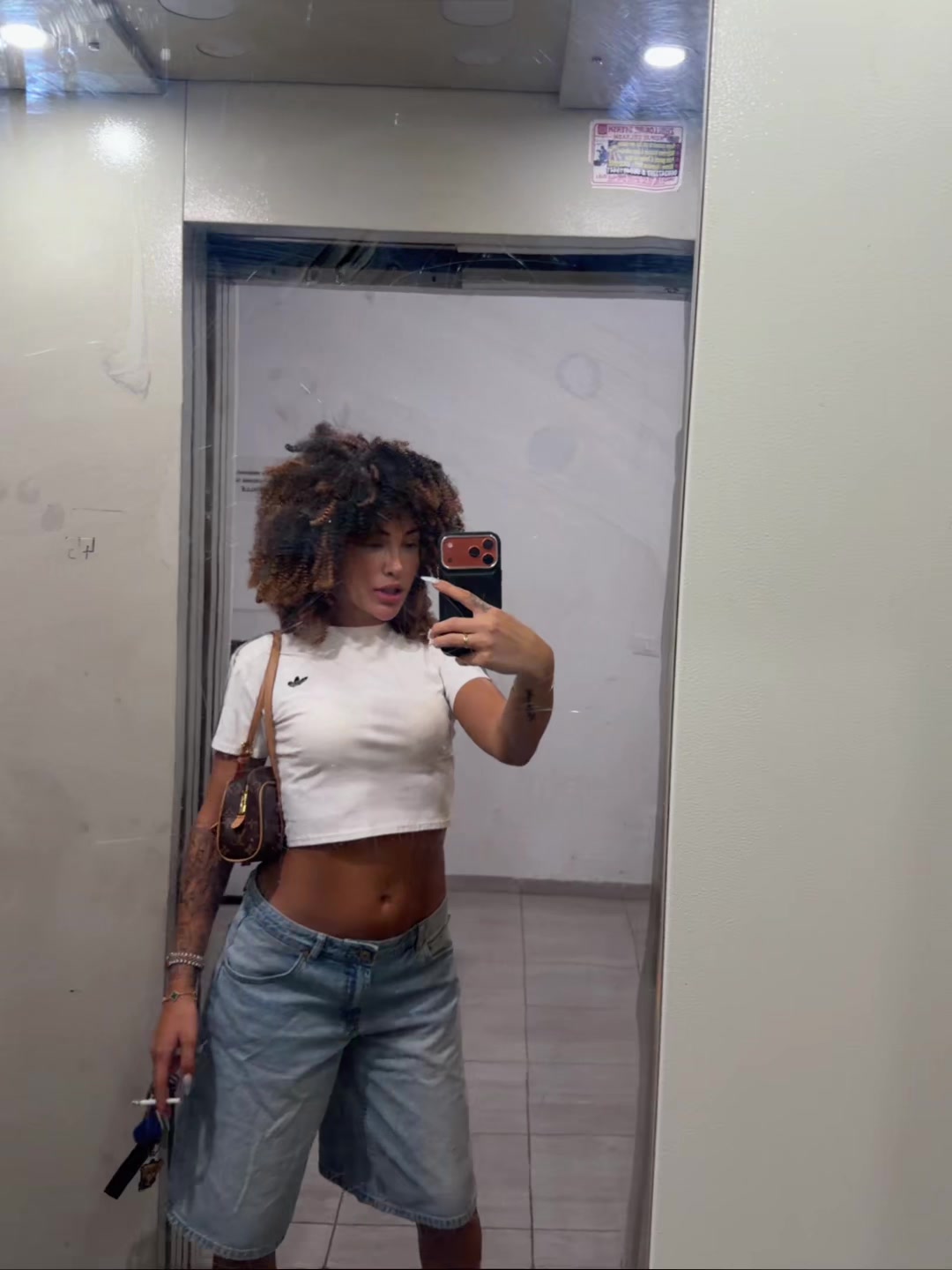 @LonaMuca