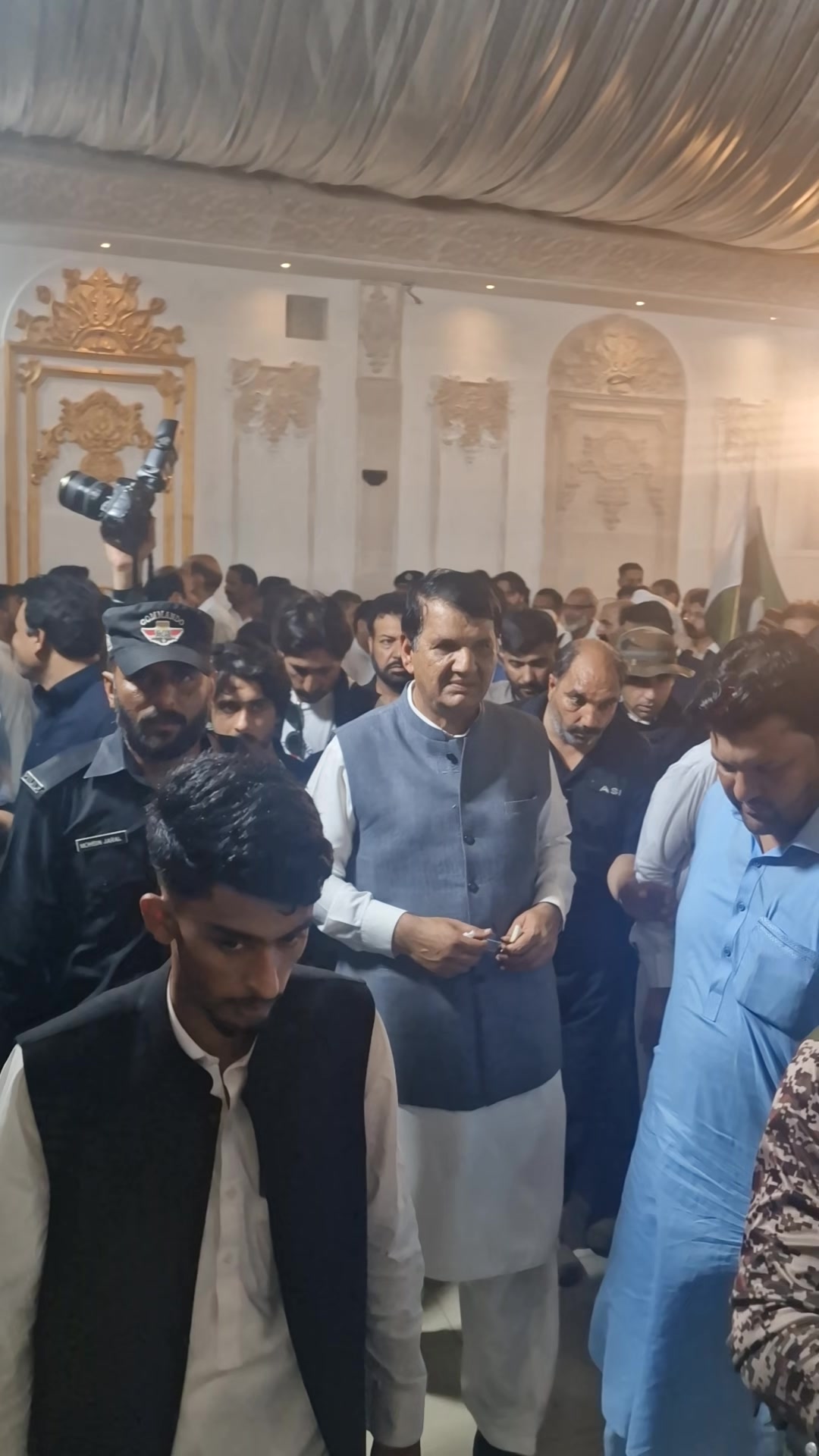 @shuJaa_Bhai