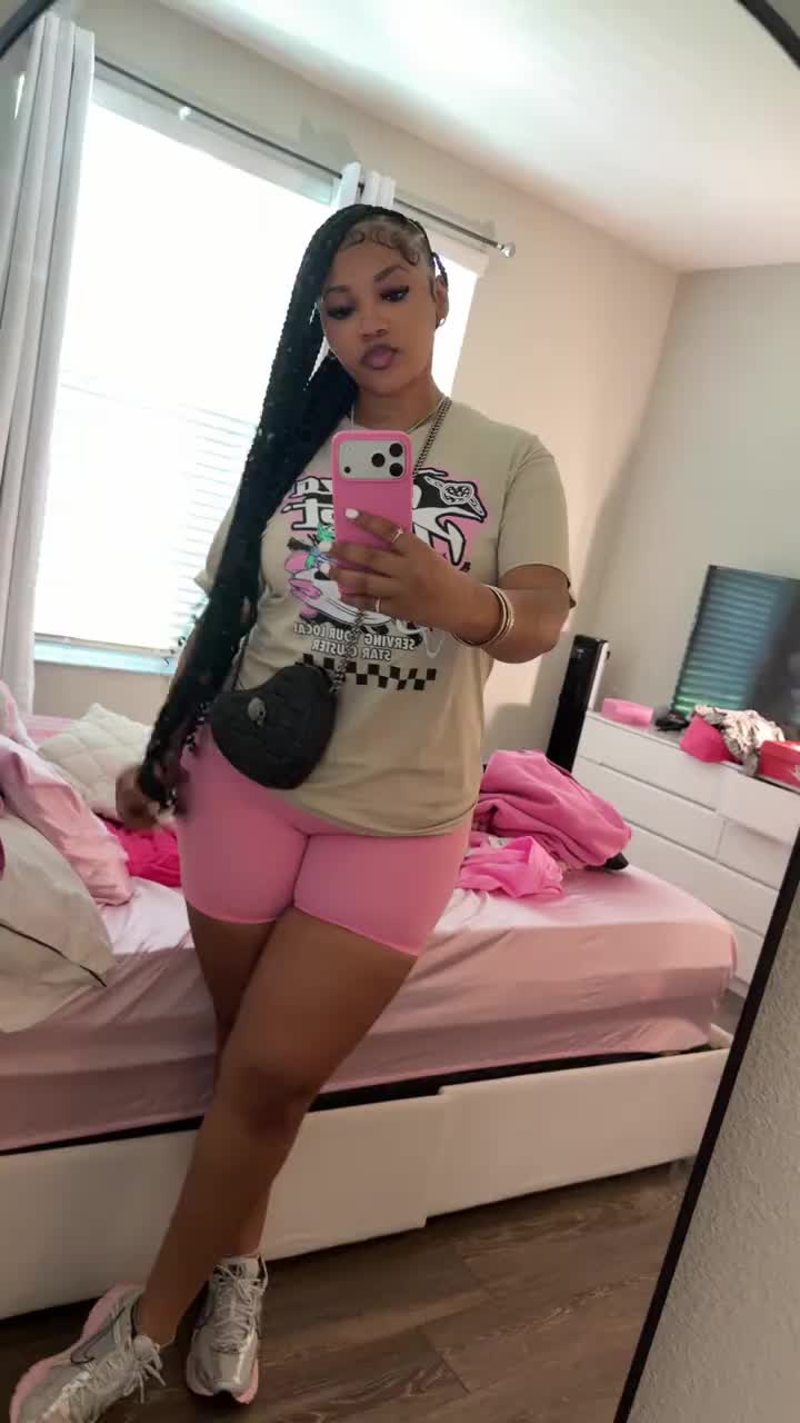 @monique