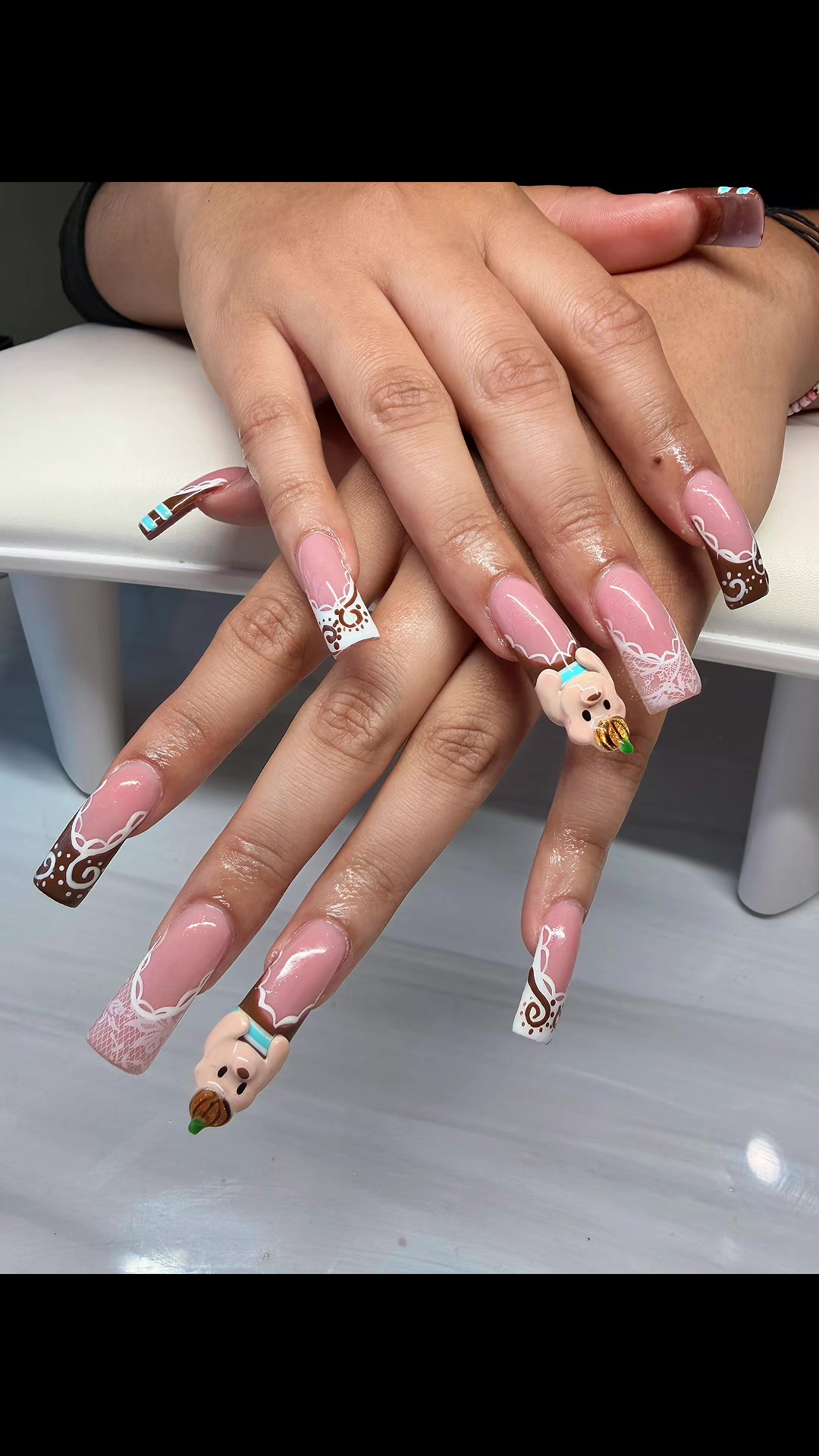 @Adriana’s nails