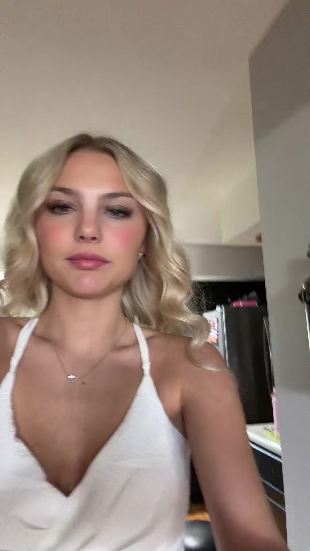 @👸😖
