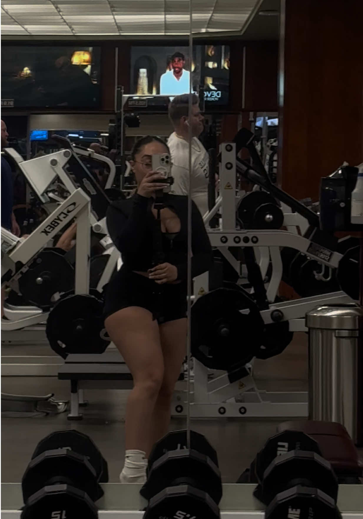@nissiswrld