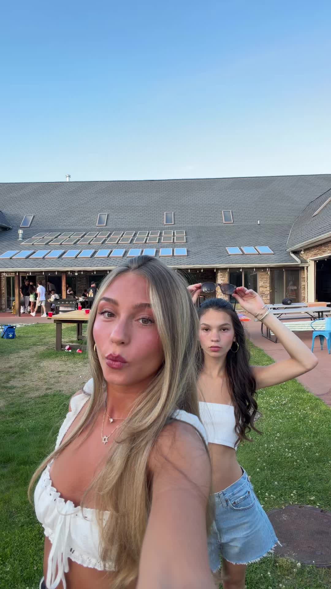@bellarice_