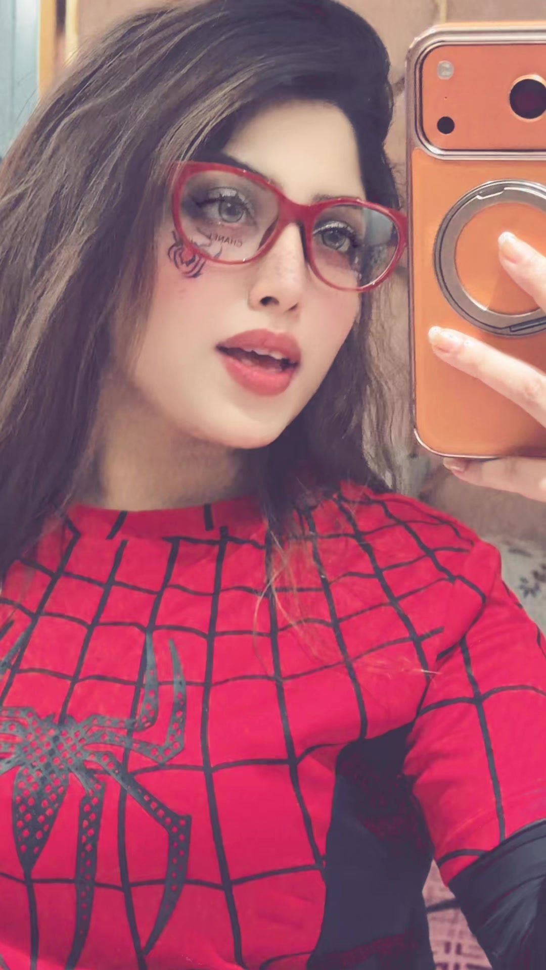 @𝐄𝐯𝐚 𝐂𝐡𝐨𝐰𝐝𝐡𝐮𝐫𝐲